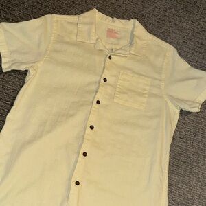 Cat & Jack Boys size XL (14) Pale Yellow Short-Sleeve Button-Down Shirt